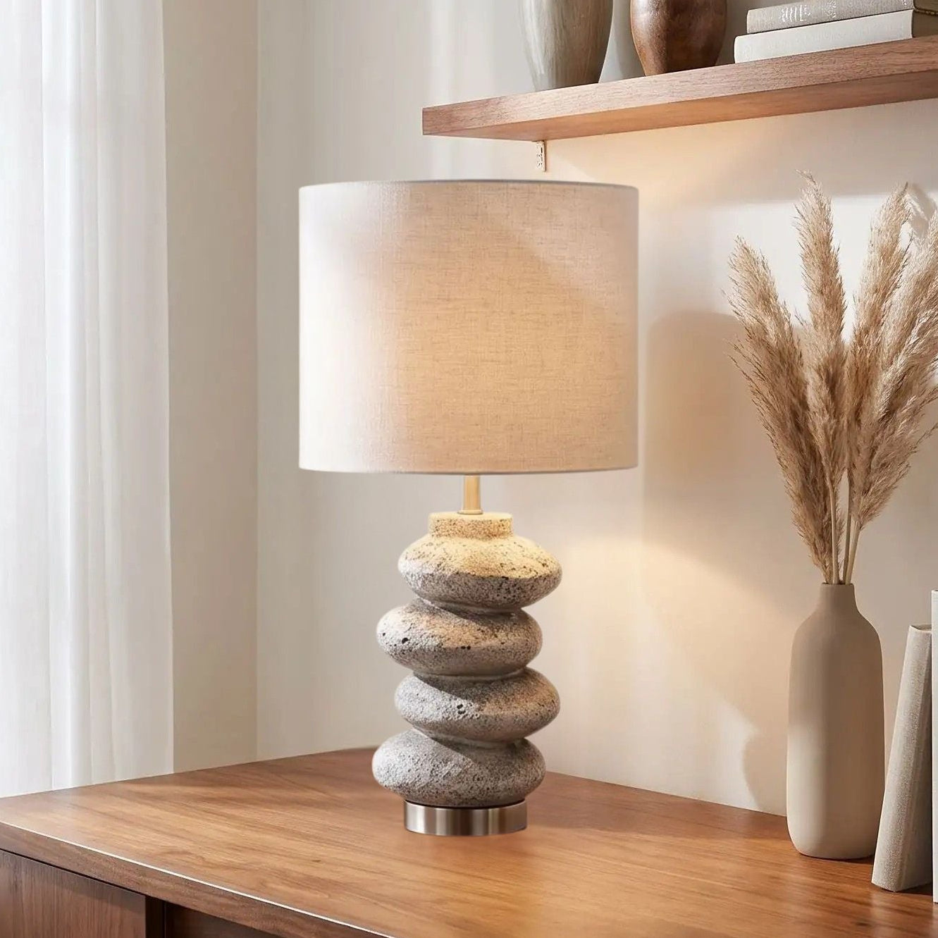 Lampe de chevet bureau vu rapproche galet wabi sabi