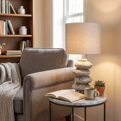Lampe de chevet sejour avec fauteuil galet wabi sabi
