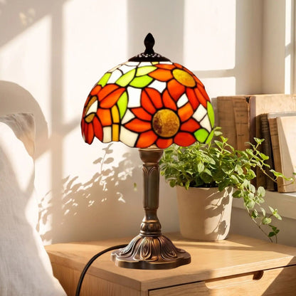 Lampes à poser chevet vu rapproche style tiffany vitrail fleurs soleil orange