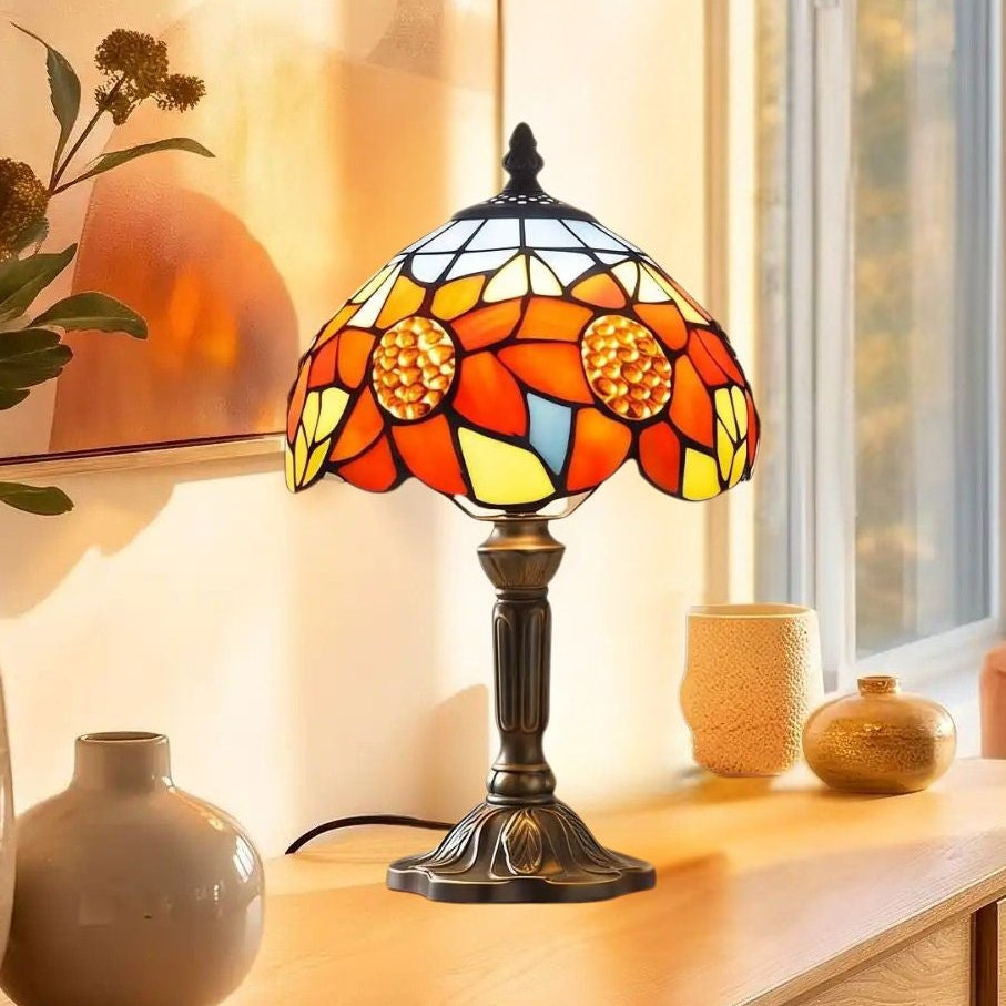 Lampes à poser console sejour vu rapproche style tiffany aux motifs de tournesols colores