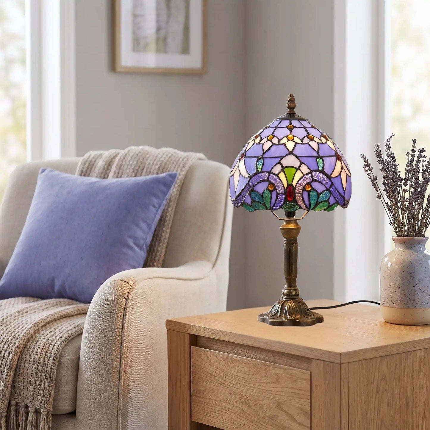 Lampes à poser sejour style tiffany vitrail bleu aux motifs baroque