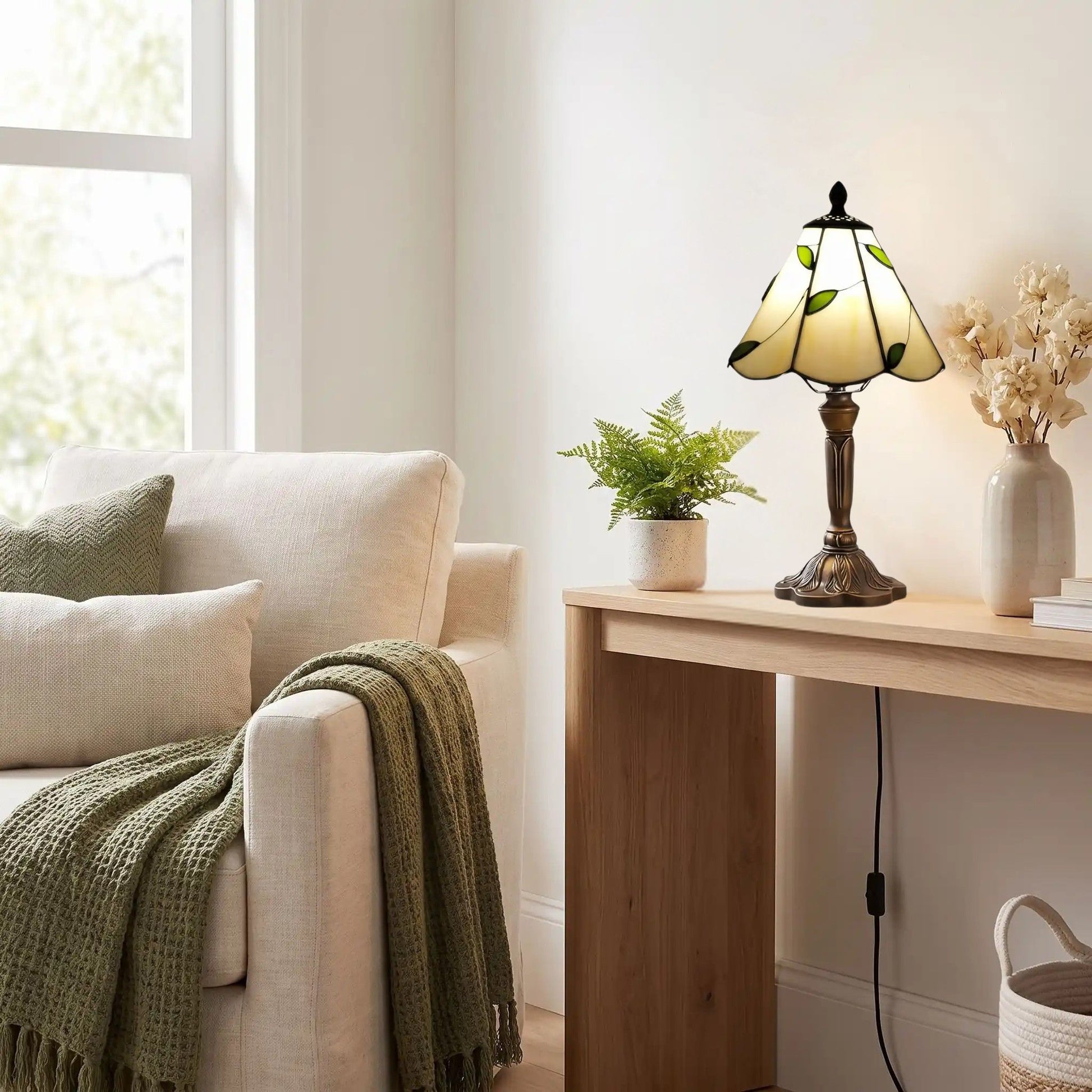 Lampes à poser sejour style tiffany vitrail creme orne de feuilles vertes