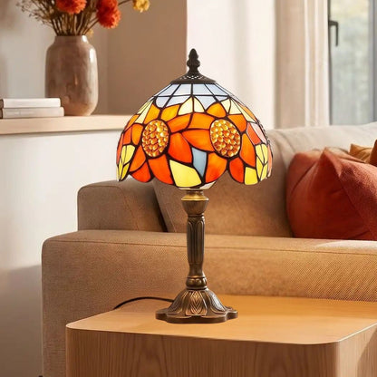 Lampes à poser sejour vu rapproche style tiffany aux motifs de tournesols colores