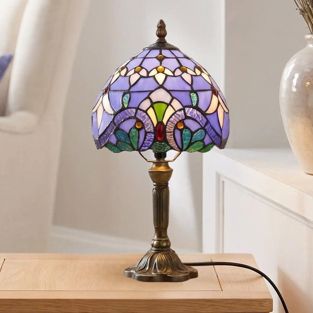 Lampes à poser table sejour vu rapproche style tiffany vitrail bleu aux motifs baroque