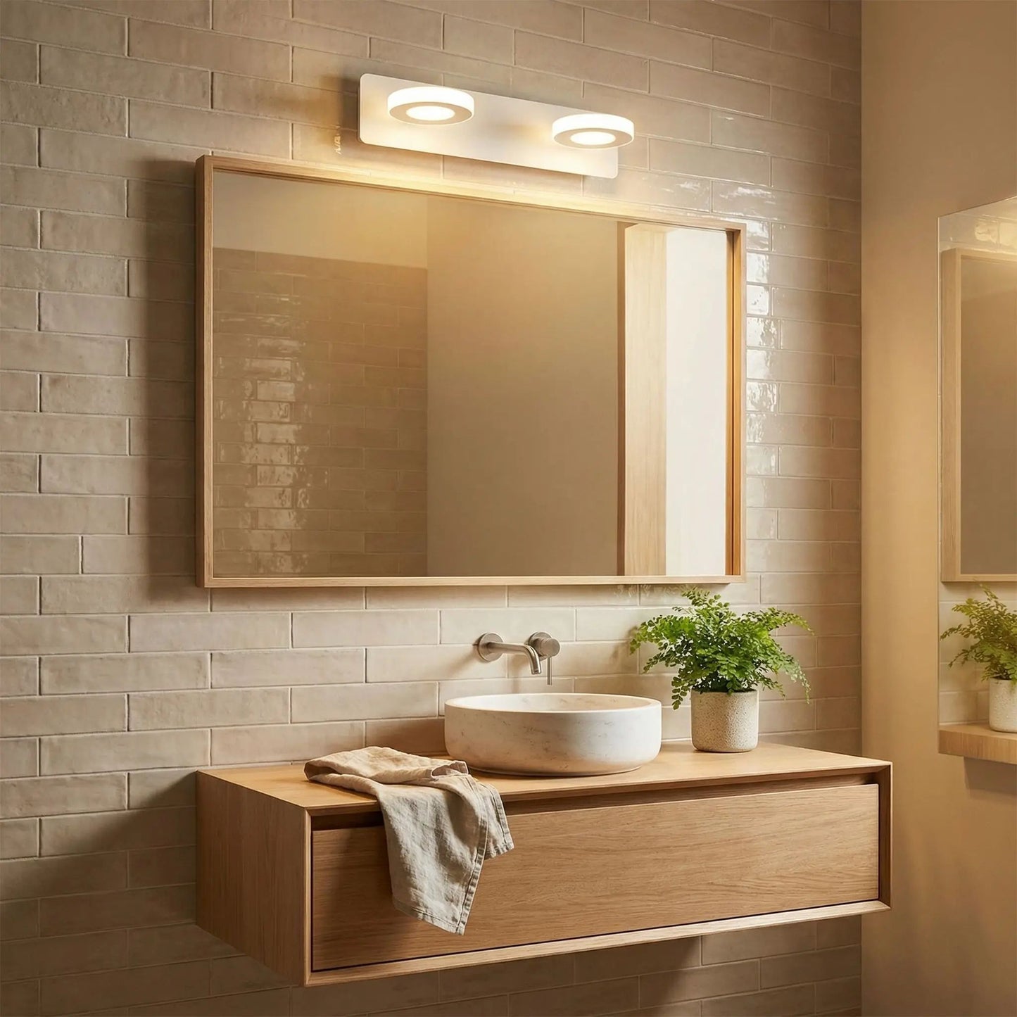 applique de salle de bain couleur blanc 2 lumieres au dessus miroir