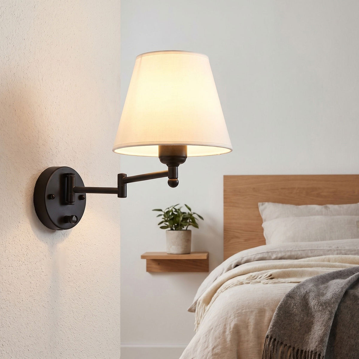 applique murale chambre adulte vue rapproche orientable a intensite variable