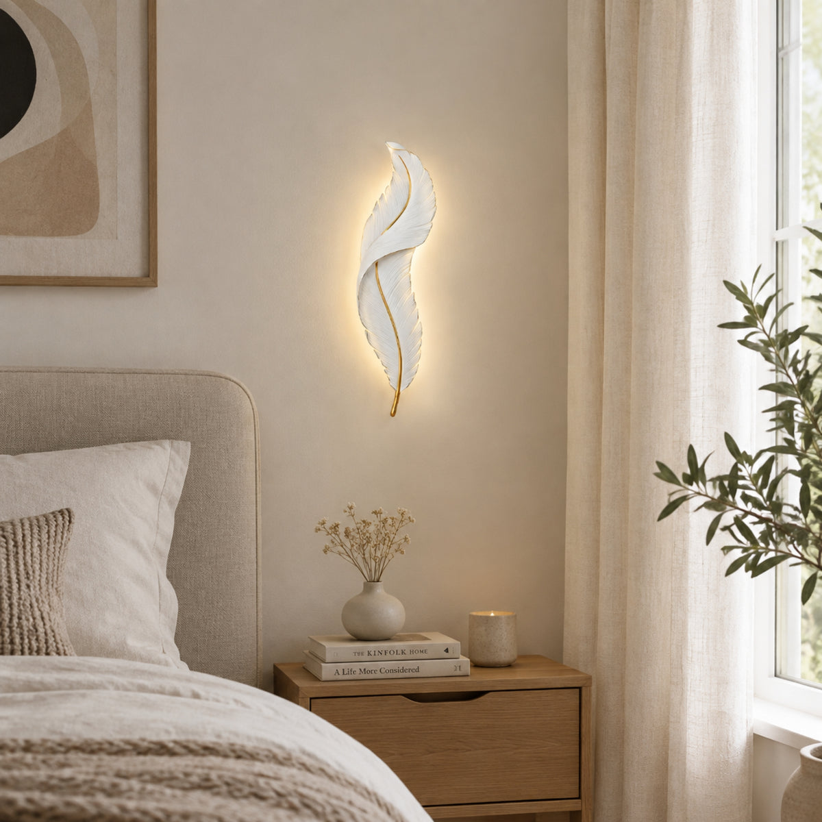 applique pour chambre plume blanche cote lit plume led design
