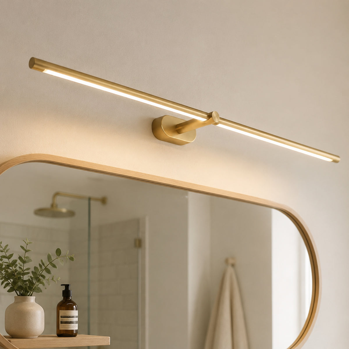 applique pour salle de bain doree miroir encadre scandinave