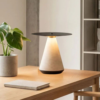 lampe a bureau avec bureau vu rapproche tactile rechargeable
