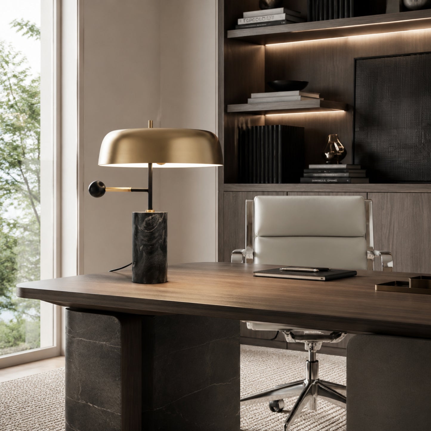 lampe a bureau avec grande fenetre marbre haut de gamme doree