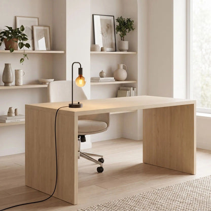 lampe a bureau sur bureau vide industrielle intensite variable