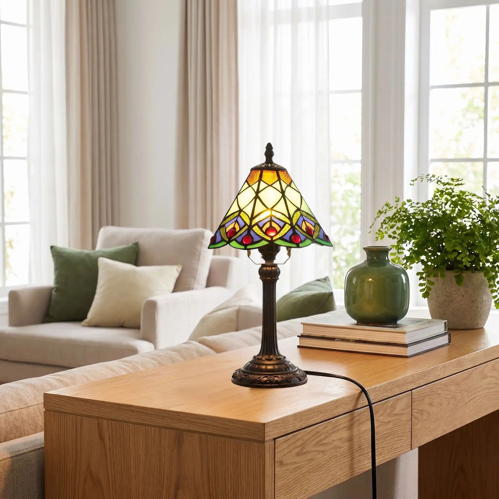 lampe a poser console sejour tiffany vert motif geometrique queue de paon
