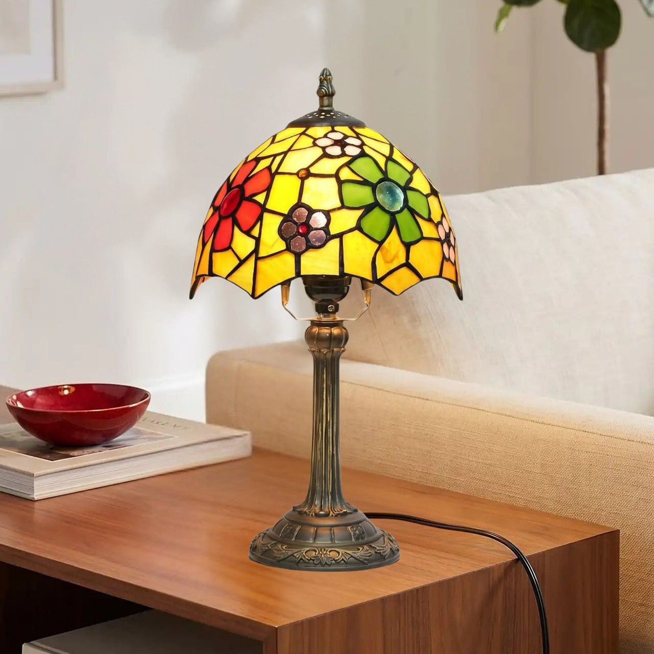 lampe a poser console sejour vu rapproche tiffany floral colore
