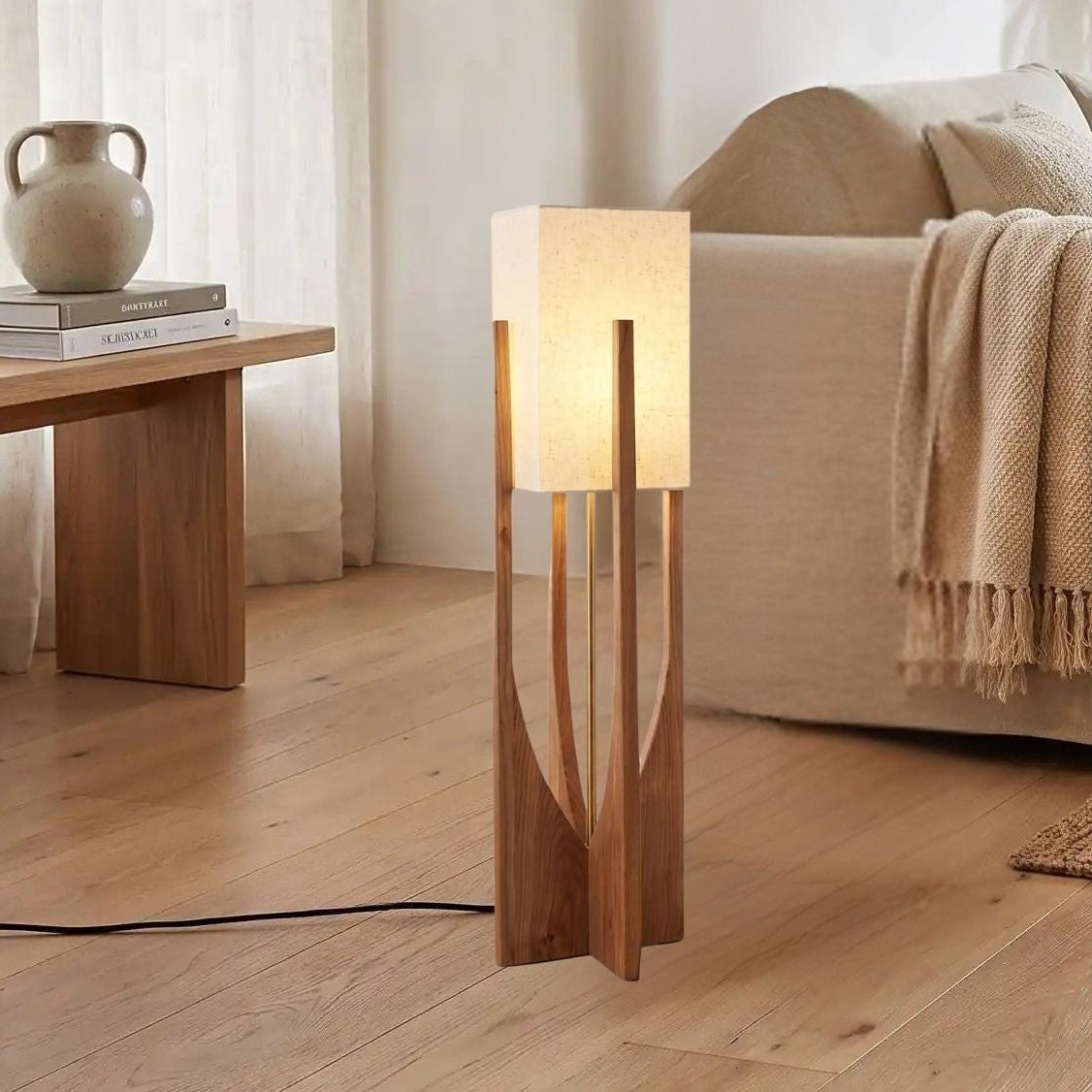 lampe à poser noyer 82 cm canape avec plante vu rapproche style wabi sabi japonais