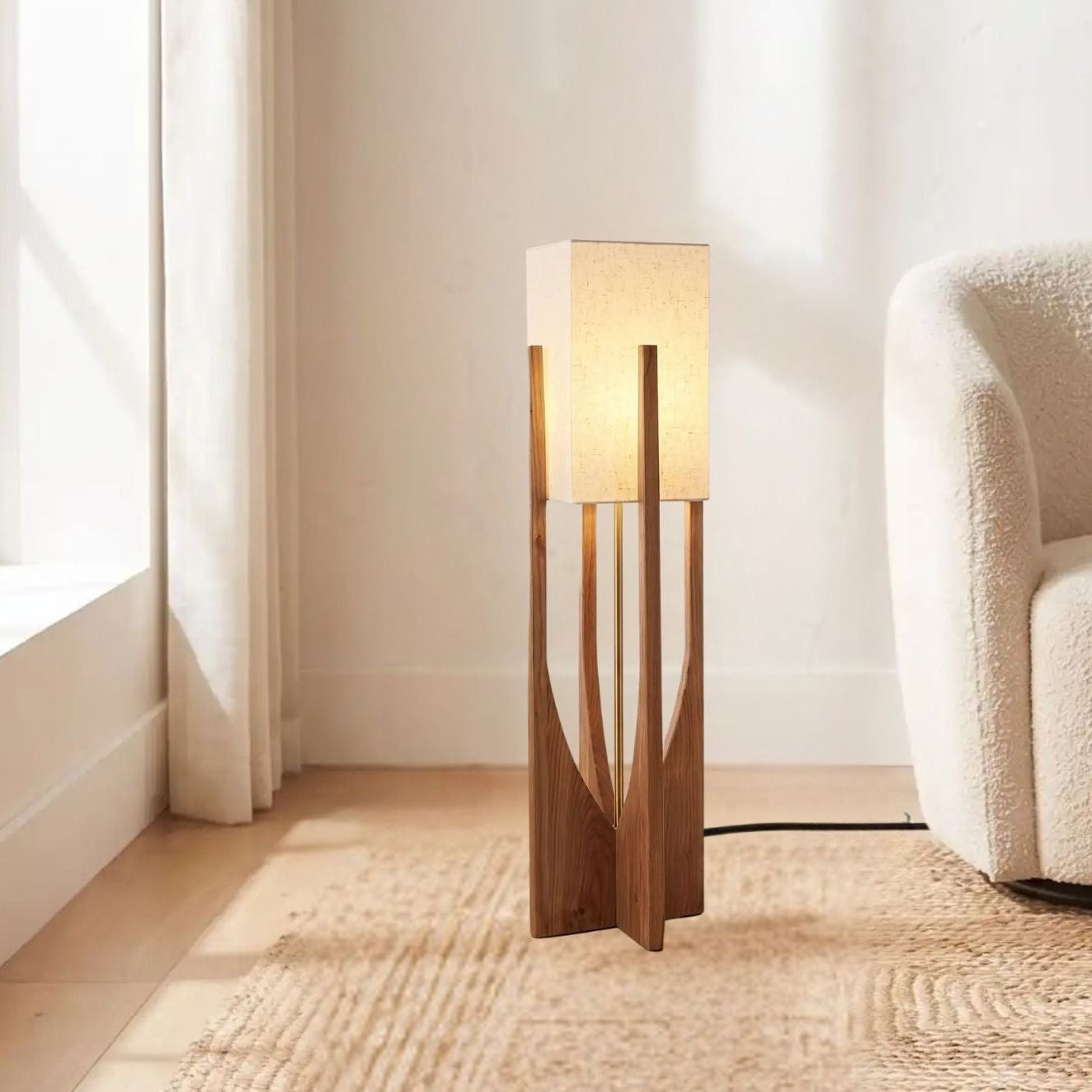 lampe à poser noyer 82 cm sejour avec tapis et fauteuil vu rapproche style wabi sabi japonais