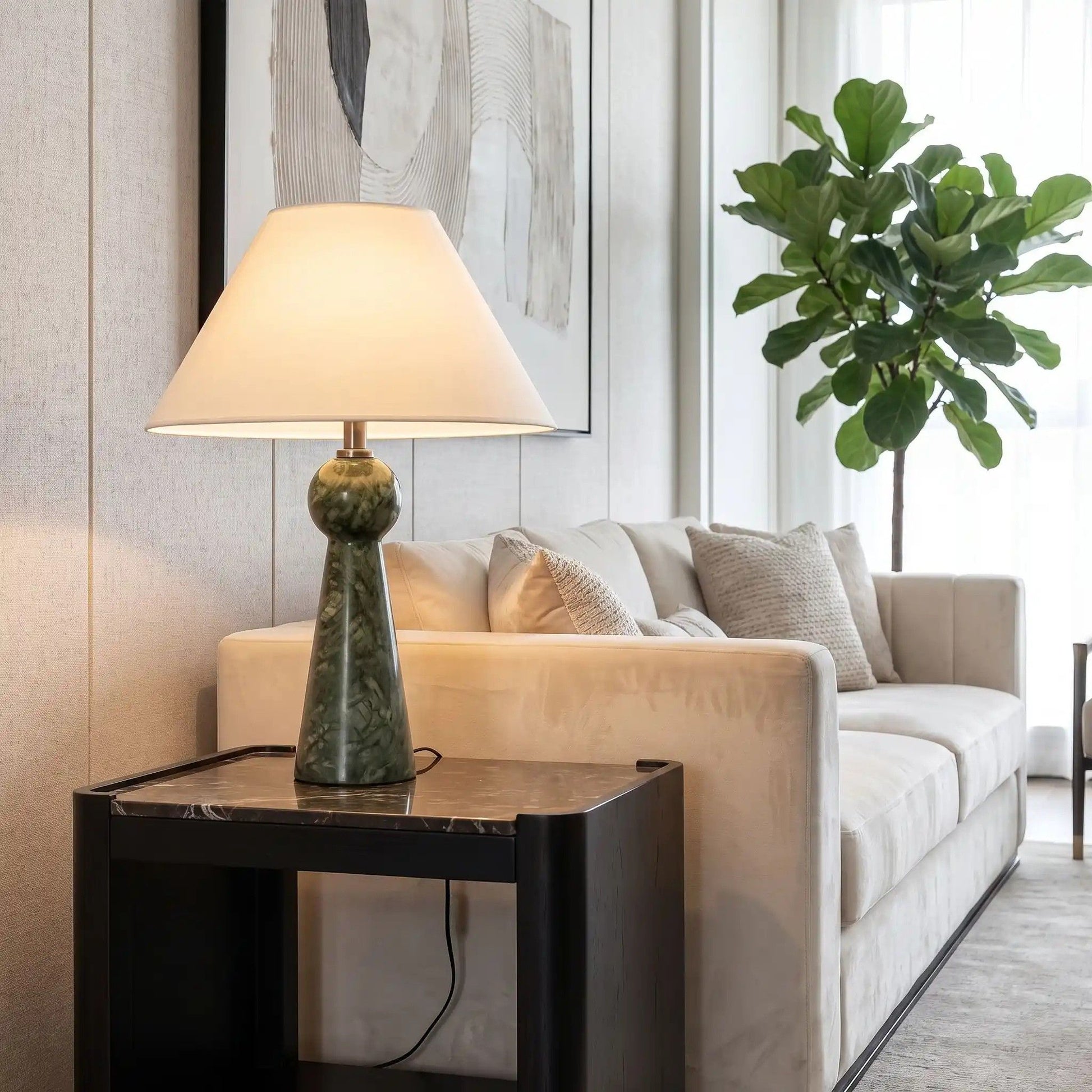 lampe à poser salon avec arbre marbre vert sculpte