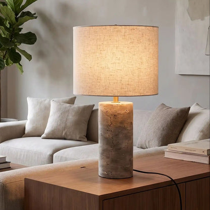 lampe à poser salon avec arbre vu rapproche roche de travertin naturelle