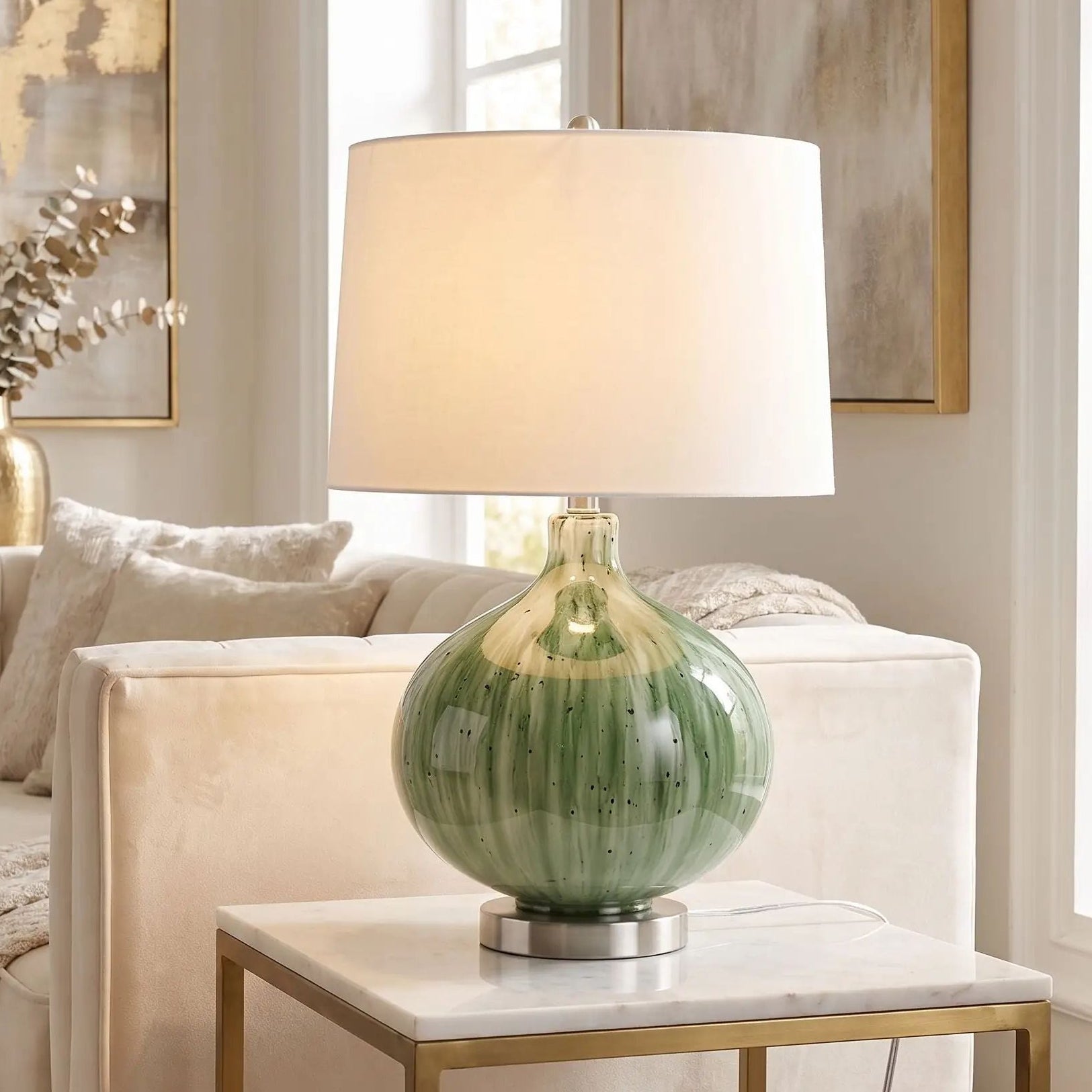 lampe à poser salon avec canape vu rapproche pumpkin green lava