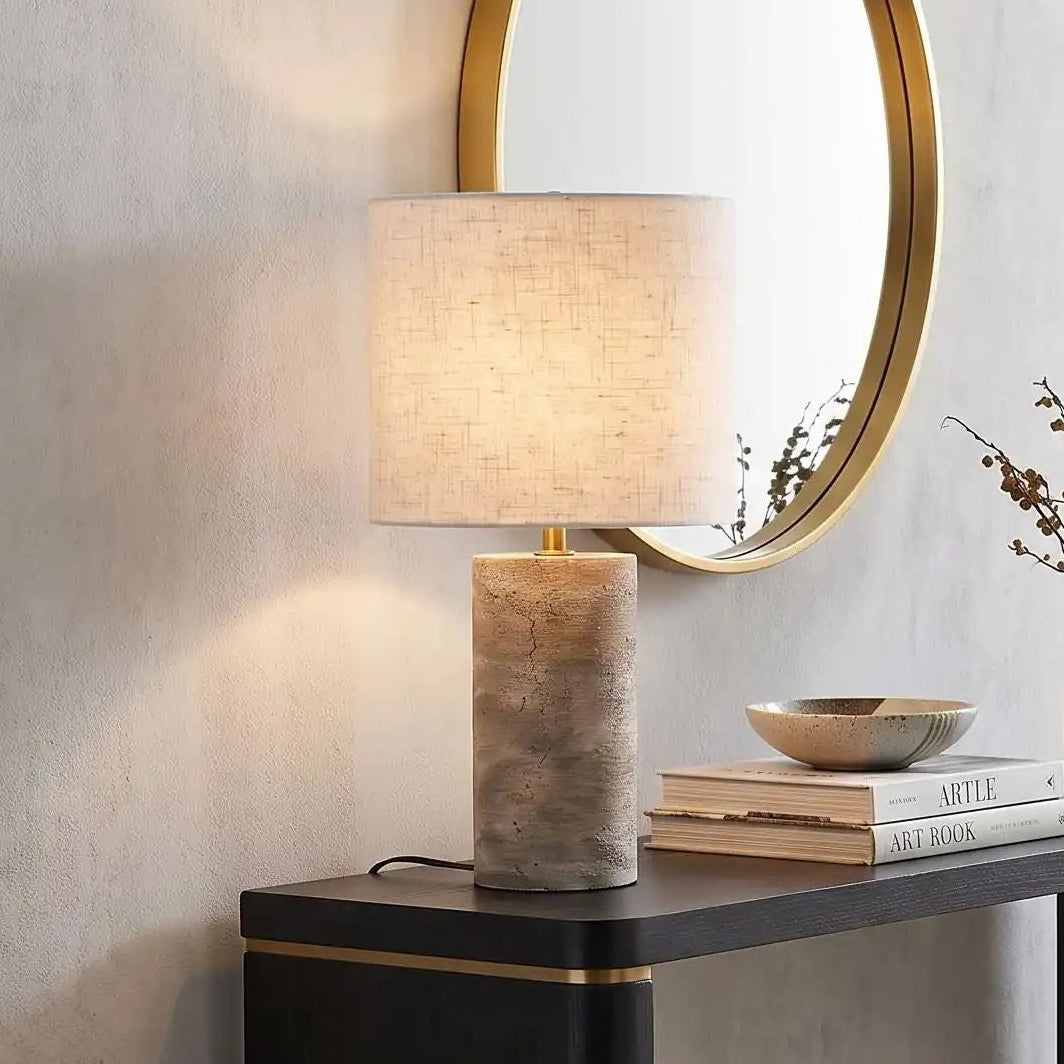 lampe à poser salon console entree vu rapproche roche de travertin naturelle