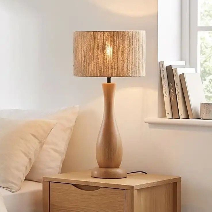 lampe à poser salon duo de lampe vu rapproche scandinave bois massif et chanvre