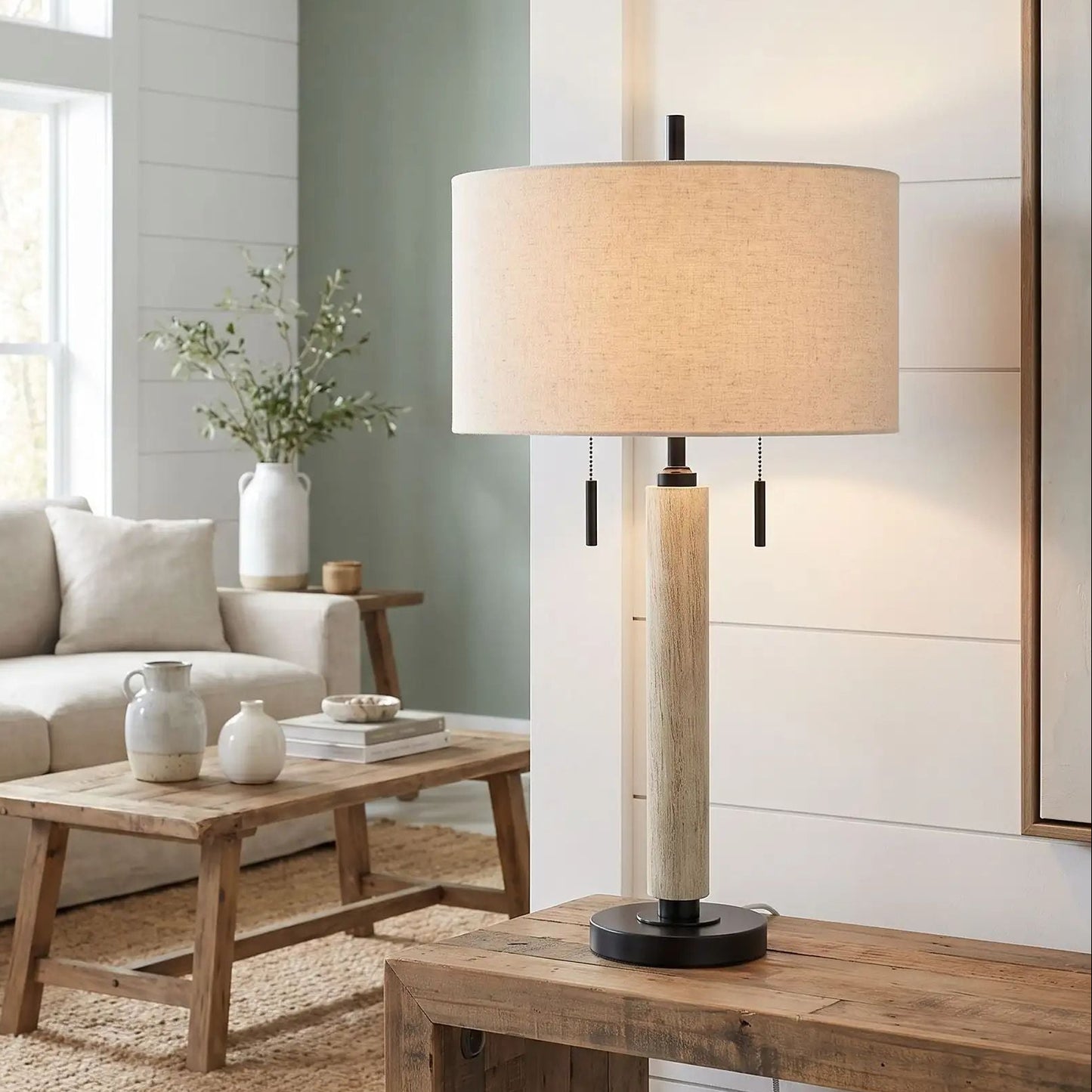 lampe à poser salon noir dans salle sejour vu rapproche modern farmhouse port usb