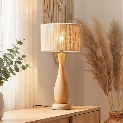 lampe à poser salon vu rapproche scandinave bois massif et chanvre