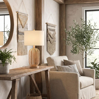 lampe à poser sejour avec fauteuil boheme chic rotin naturel