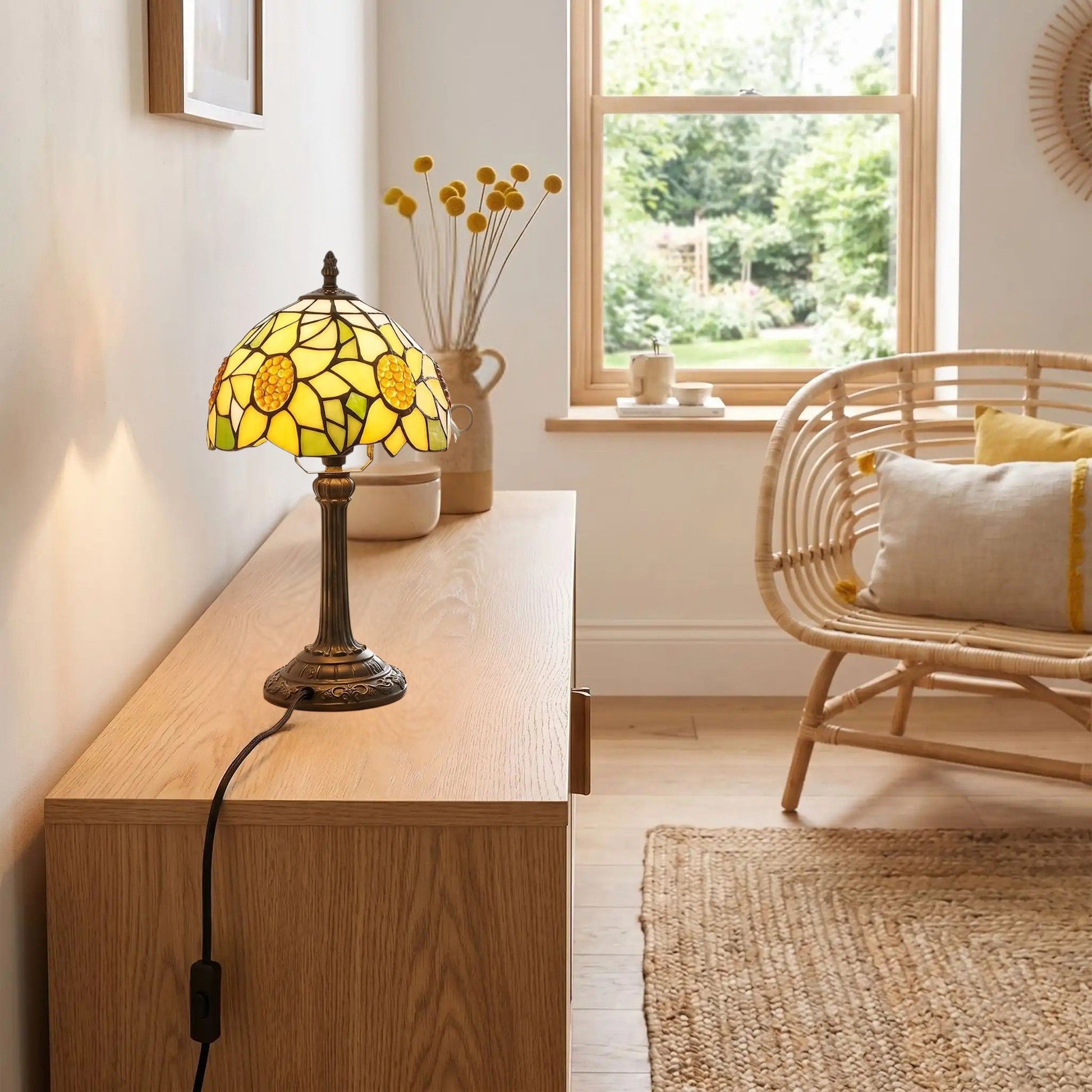 lampe a poser sejour avec fauteuil tiffany jaune tournesol