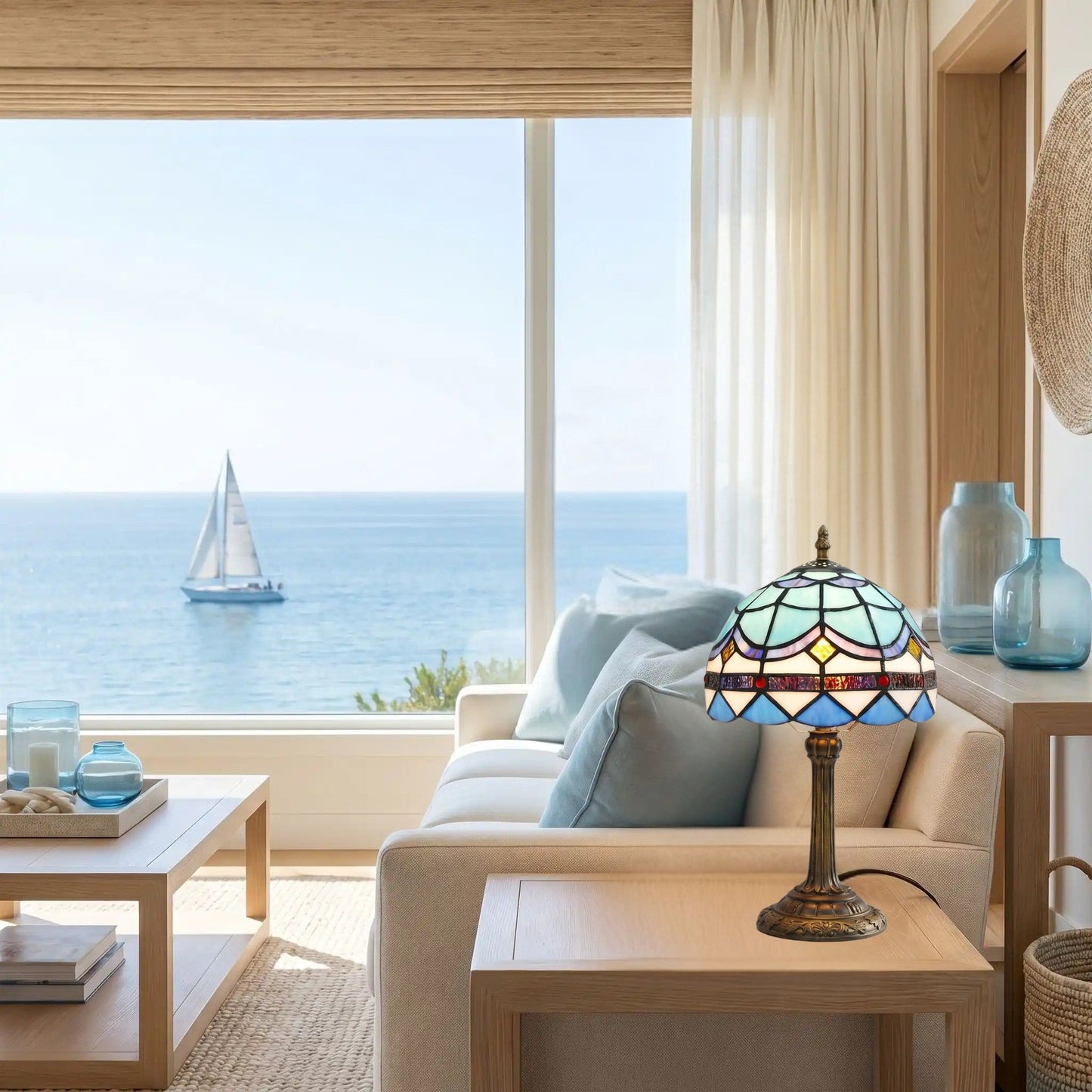 lampe a poser sejour avec fenetre tiffany bleue et blanc accents geometriques
