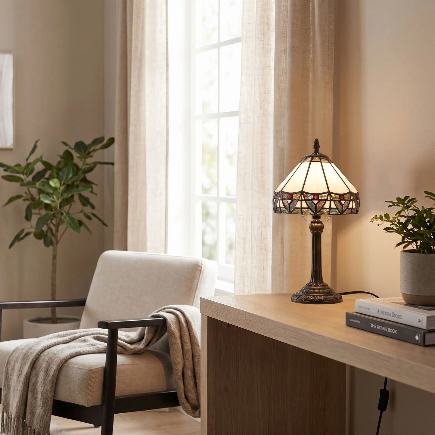 lampe a poser sejour avec plante tiffany blanche colore