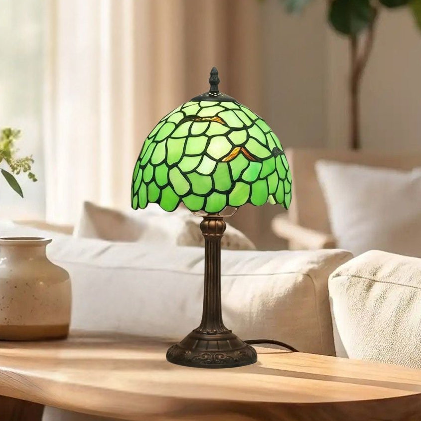 lampe a poser sejour organique vu rapproche tiffany vert motif feuilles