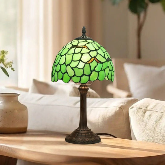 lampe a poser sejour organique vu rapproche tiffany vert motif feuilles