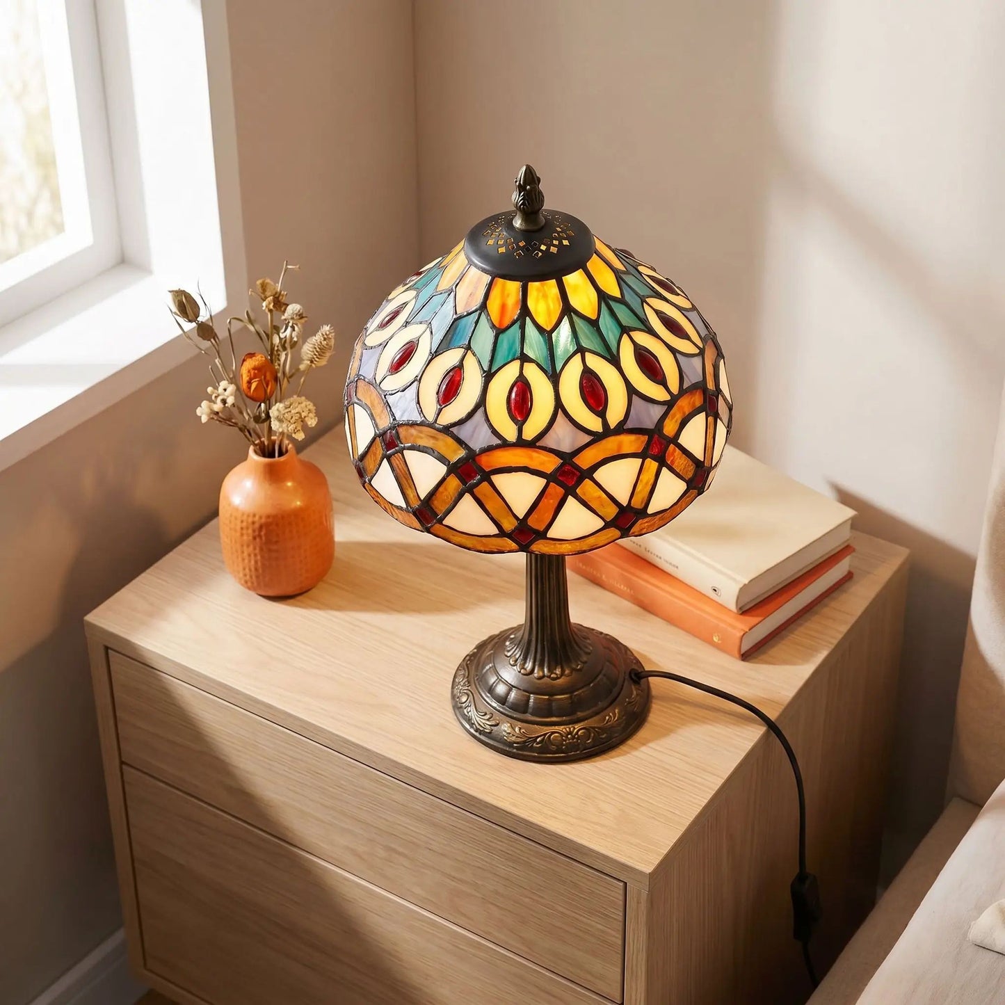 lampe a poser vu dessus tiffany motifs geometriques et floraux colores