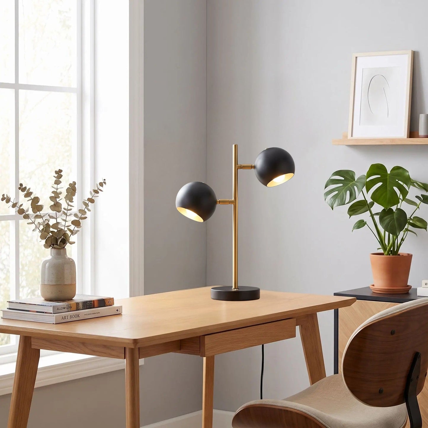 lampe bureau avec plante influence nordique