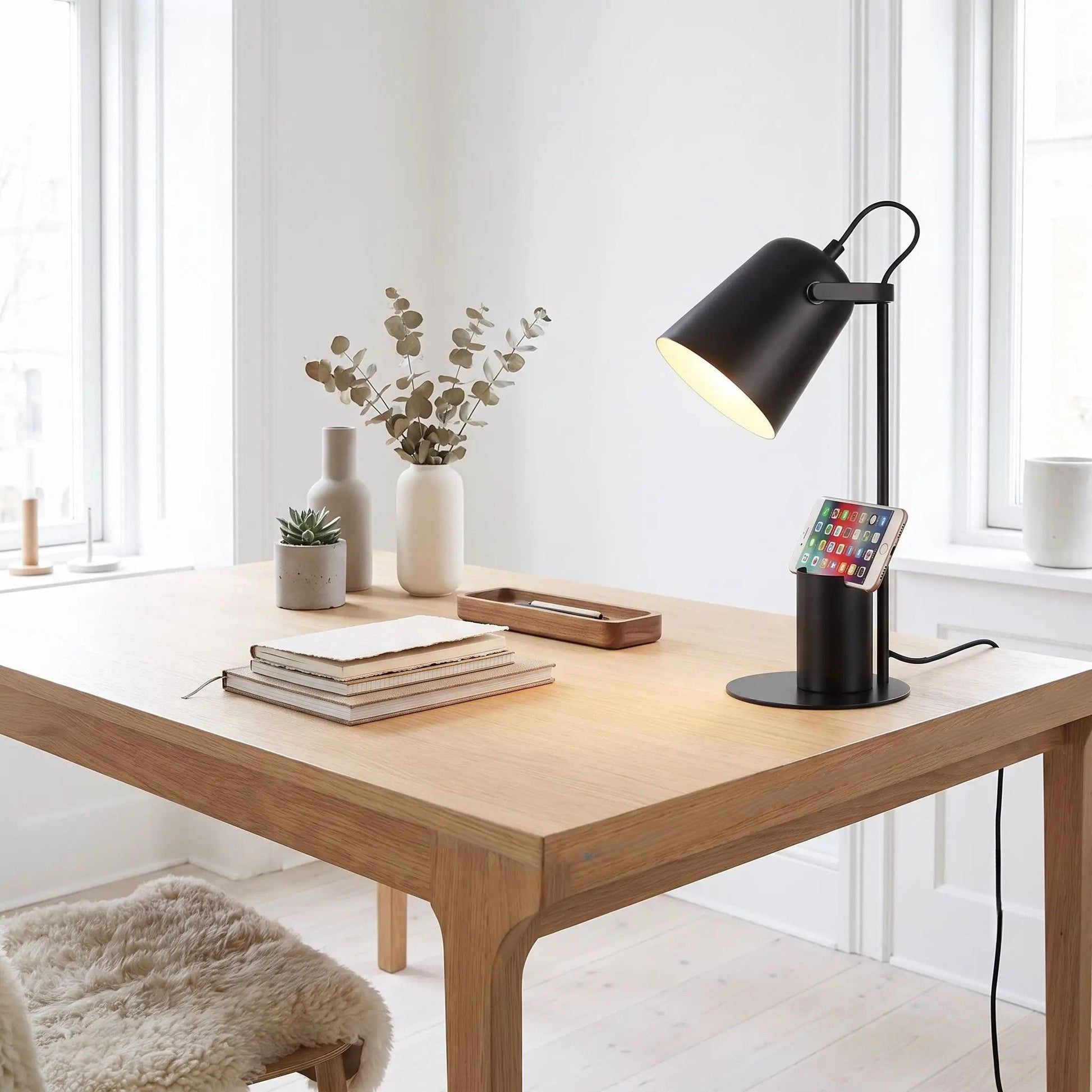 lampe bureau noir avec fleur sechees multifonction organisateur