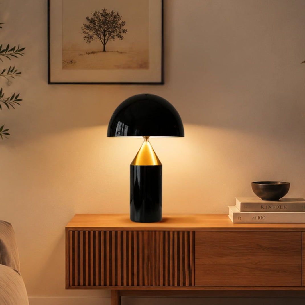 lampe champignon noire doree avec cadre vu rapproche design iconique italien