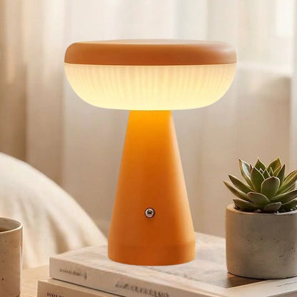 Lampe champignon sans fil Rechargeable 3 ambiances en argent pour séjour moderne. Existe aussi en lampe champignon orange Petite Sans Fil pour une ambiance chaleureuse.