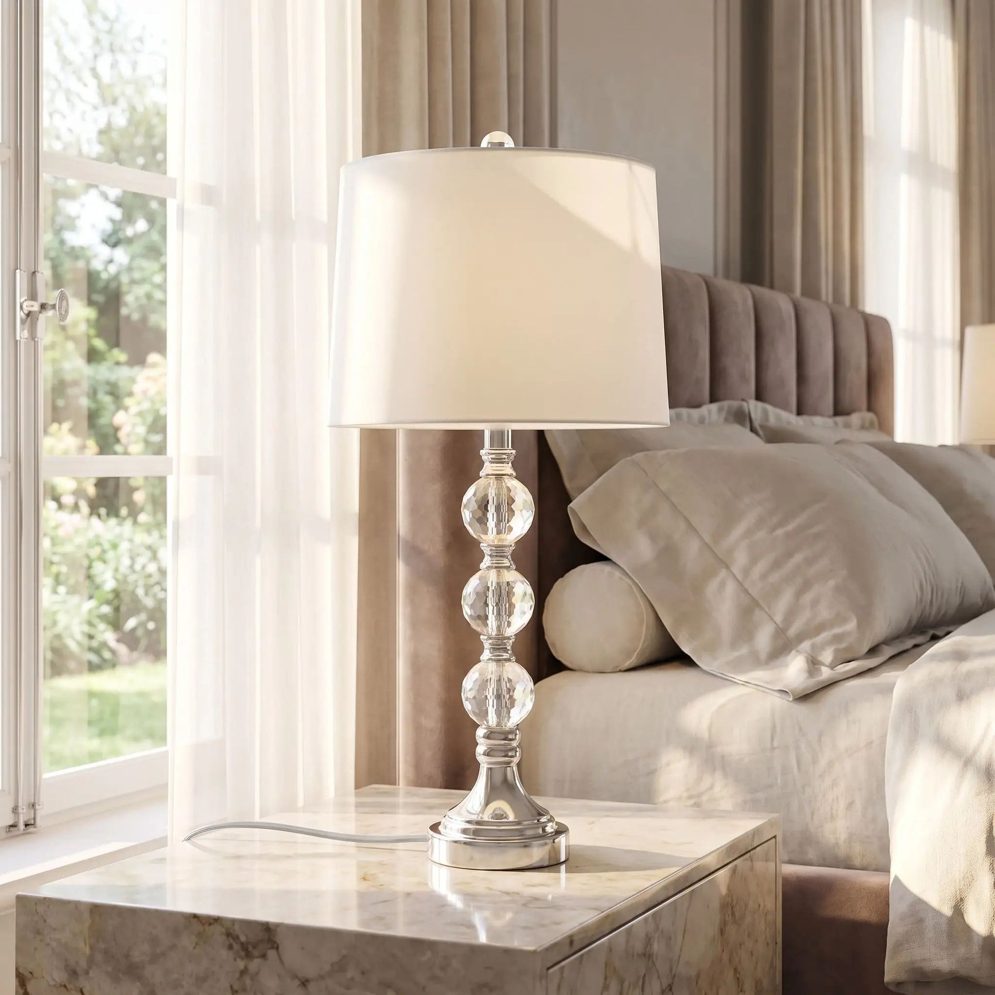 lampe chevet chambre cristal et finition chromee elegante
