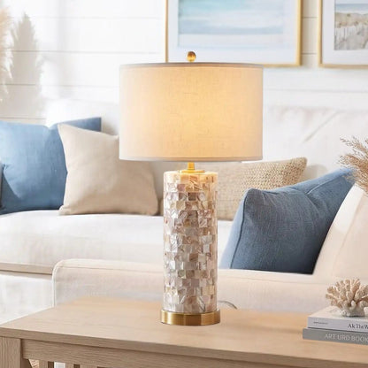 lampe chevet console sejour vu rapproche coquillage naturel