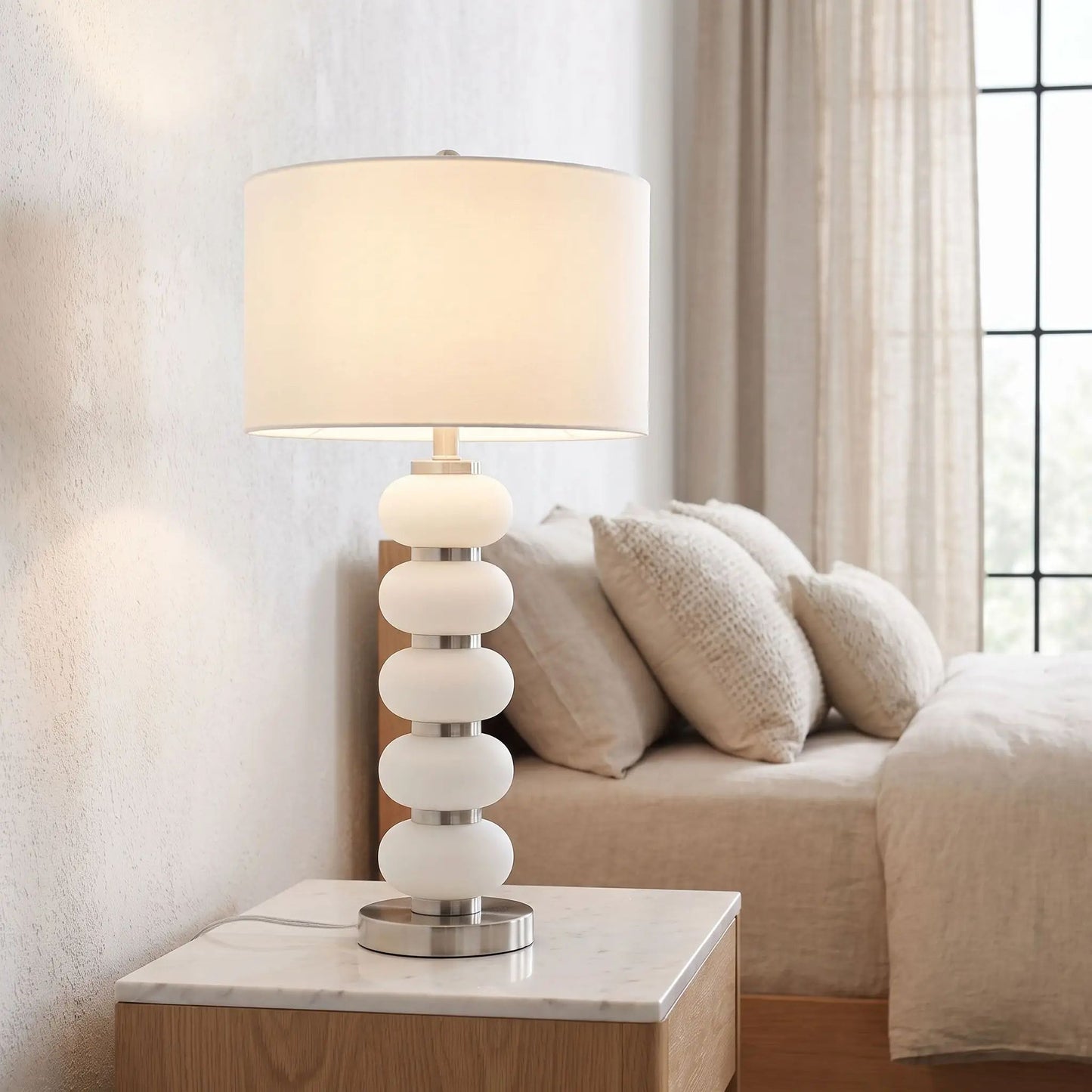 lampe chevet couleur argent chambre avec fenetre retro dore