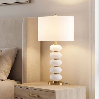 lampe chevet couleur dore duo lampe chambre vu rapproche retro dore