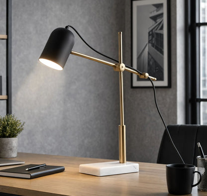 lampe de bureau avec fenetre vu rapproche scandinave articulee