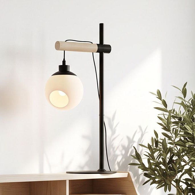 lampe de bureau avec plante vu rapproche design scandinave