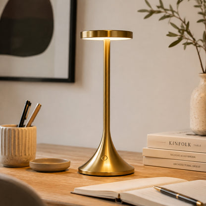 lampe de bureau led doree avec cadre design contemporain epure