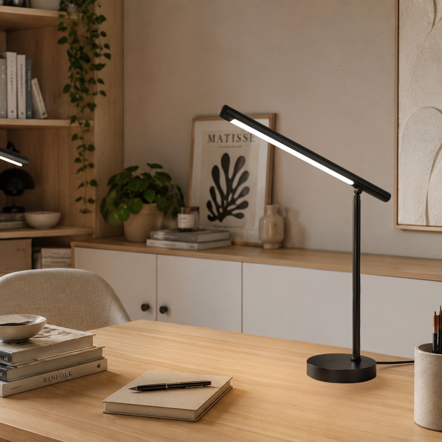 lampe de bureau led noire vu rapproche design minimaliste articule