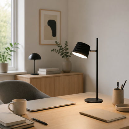 lampe de bureau sans fil avec fenetre design contemporain cannele