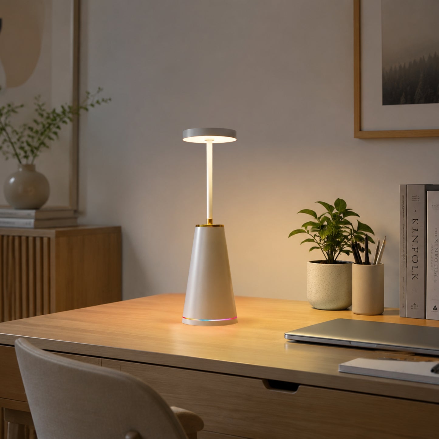 lampe de bureau sans fil blanche avec livres elegante 3 intensites