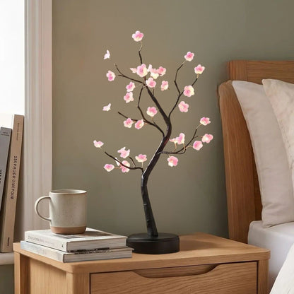 lampe de chevet design chambre avec fenetre vu rapproche fleurs de prunier rose led