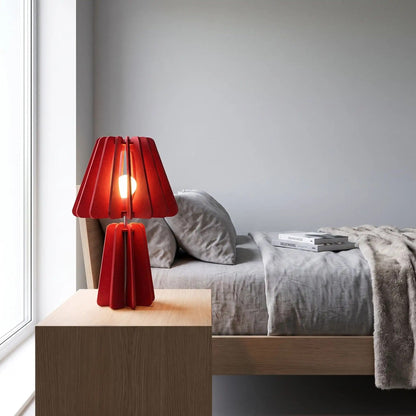 lampe de chevet design fuchsia sur table chevet ecoresponsable pet recycle