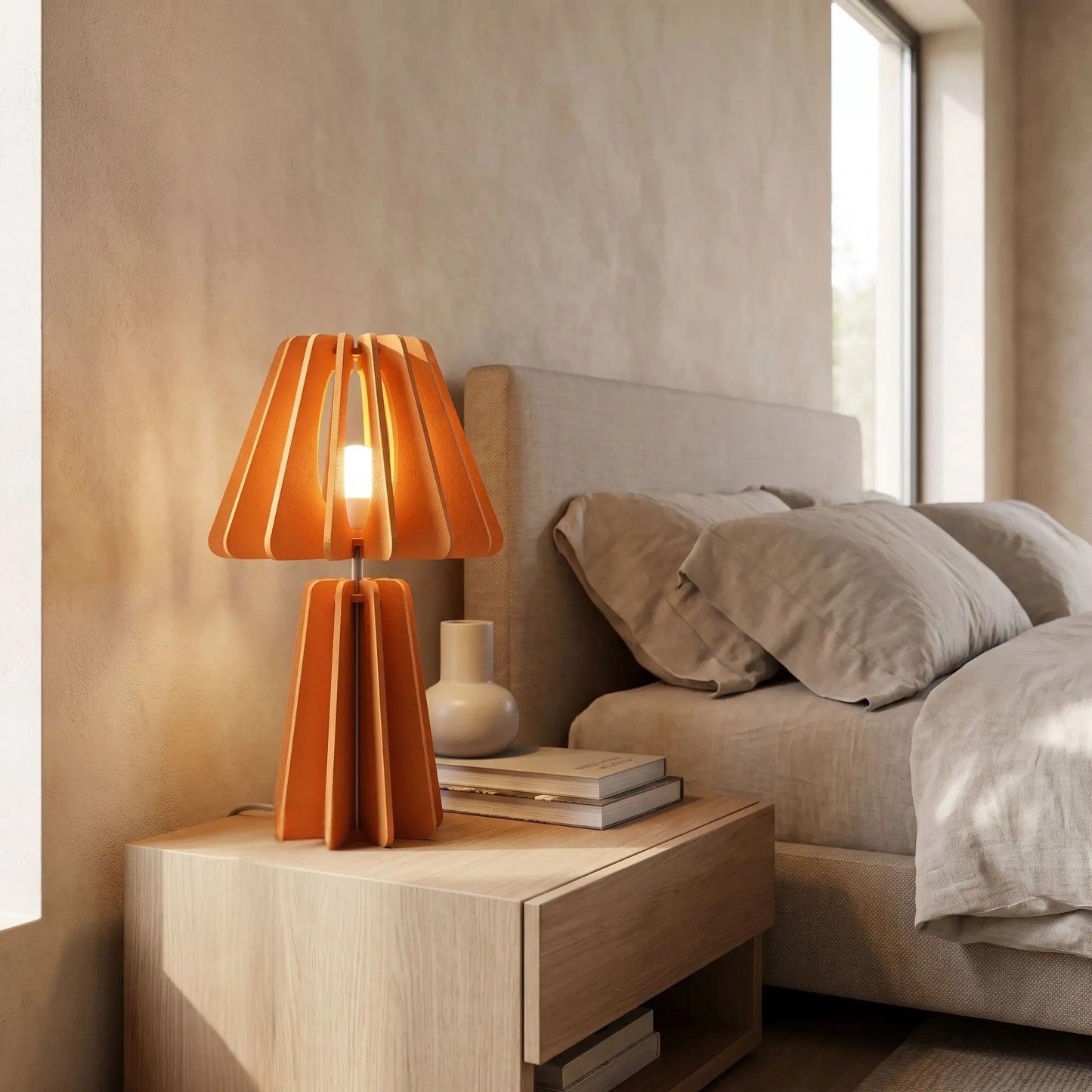 lampe de chevet design orange sur table chevet ecoresponsable pet recycle